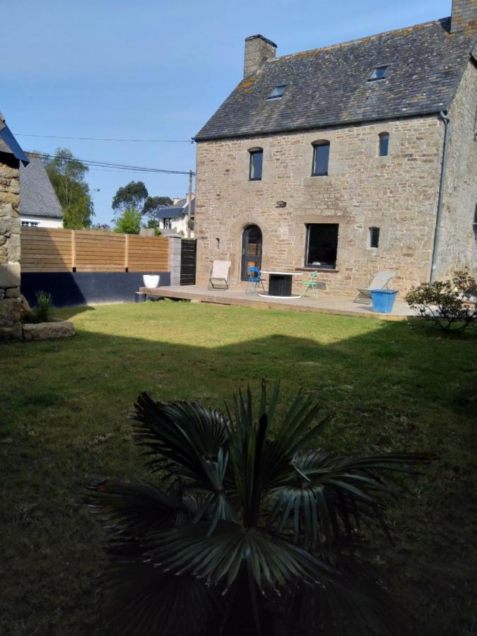 Holiday home Les Charmantes Pierres Percees *